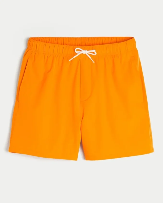 Volleybadbyxor som når till mitten av låret Volleybadbyxor som når till mitten av låret